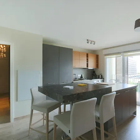 Lounge T3# Garedetours #standing Apartment Tours
